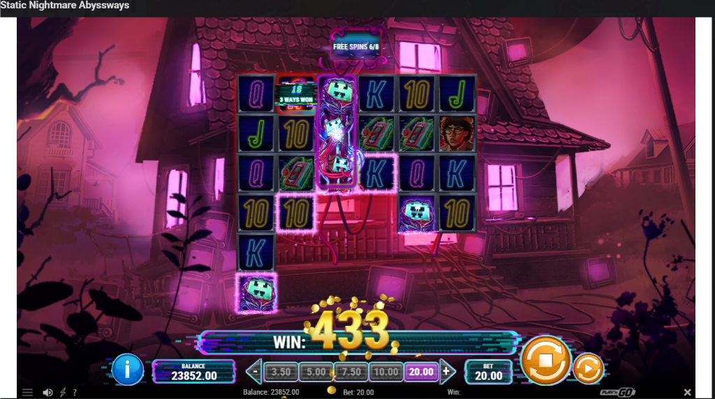 Screenshot from the free spins round of Static Nightmare Abyssways