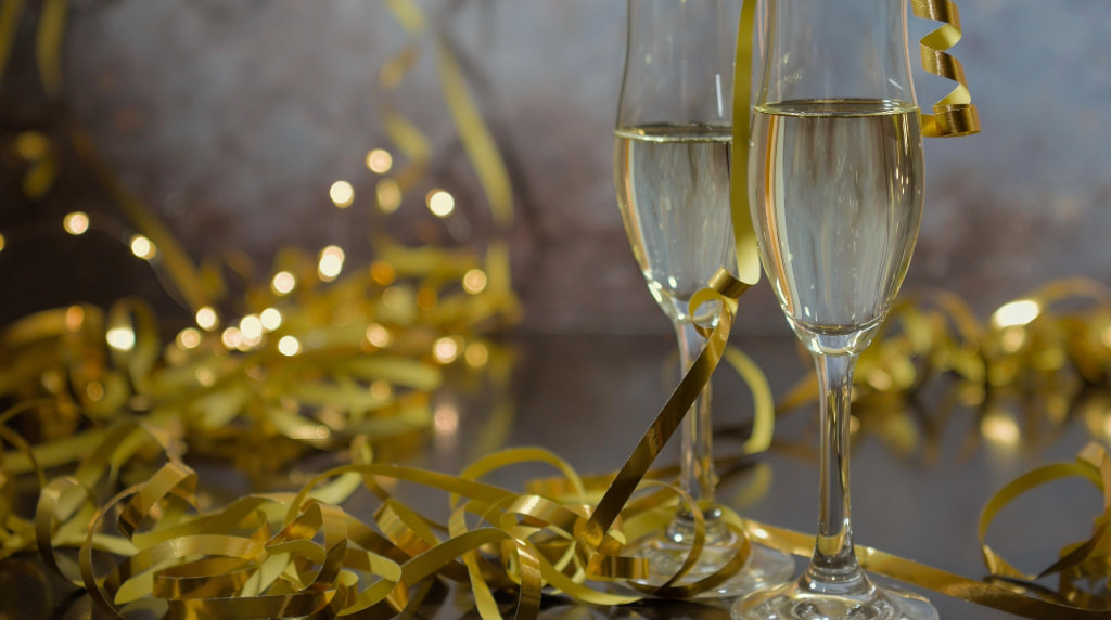 Drinks, Glasses and Glasses of Sparkling Wine