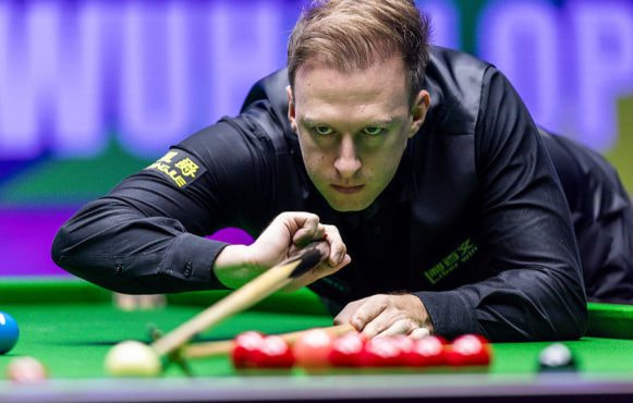 Judd Trump in action at the 2025 Wuhan Open.