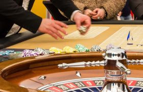 Bild av roulettebord på casino