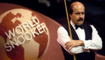 Willie Thorne at the 1988 World Snooker Championship.