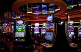 Casino met fysieke gokkasten