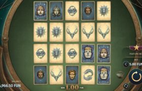 Screenshot from the New Deck of Divinity Slot by Print Studios