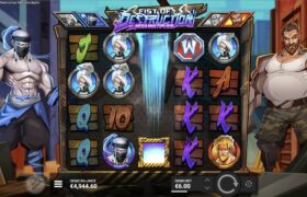 Screenshot fra den Nye Fist of Destruction Megamultiplier Slot af Hacksaw Gaming
