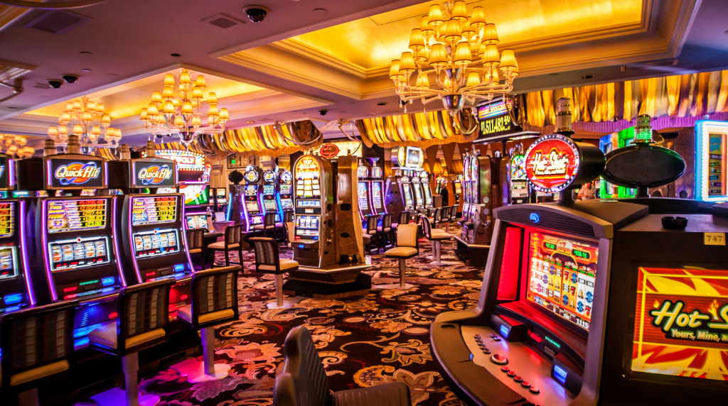 Overzichtsfoto van de binnenkant van een casino